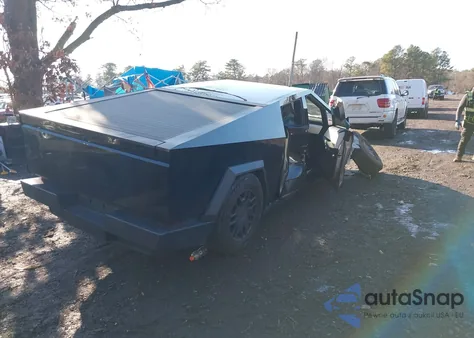 2024 Tesla Cybertruck Cyberbeast z USA, uszkodzony, nr VIN 07G2CEHEE5RA03456